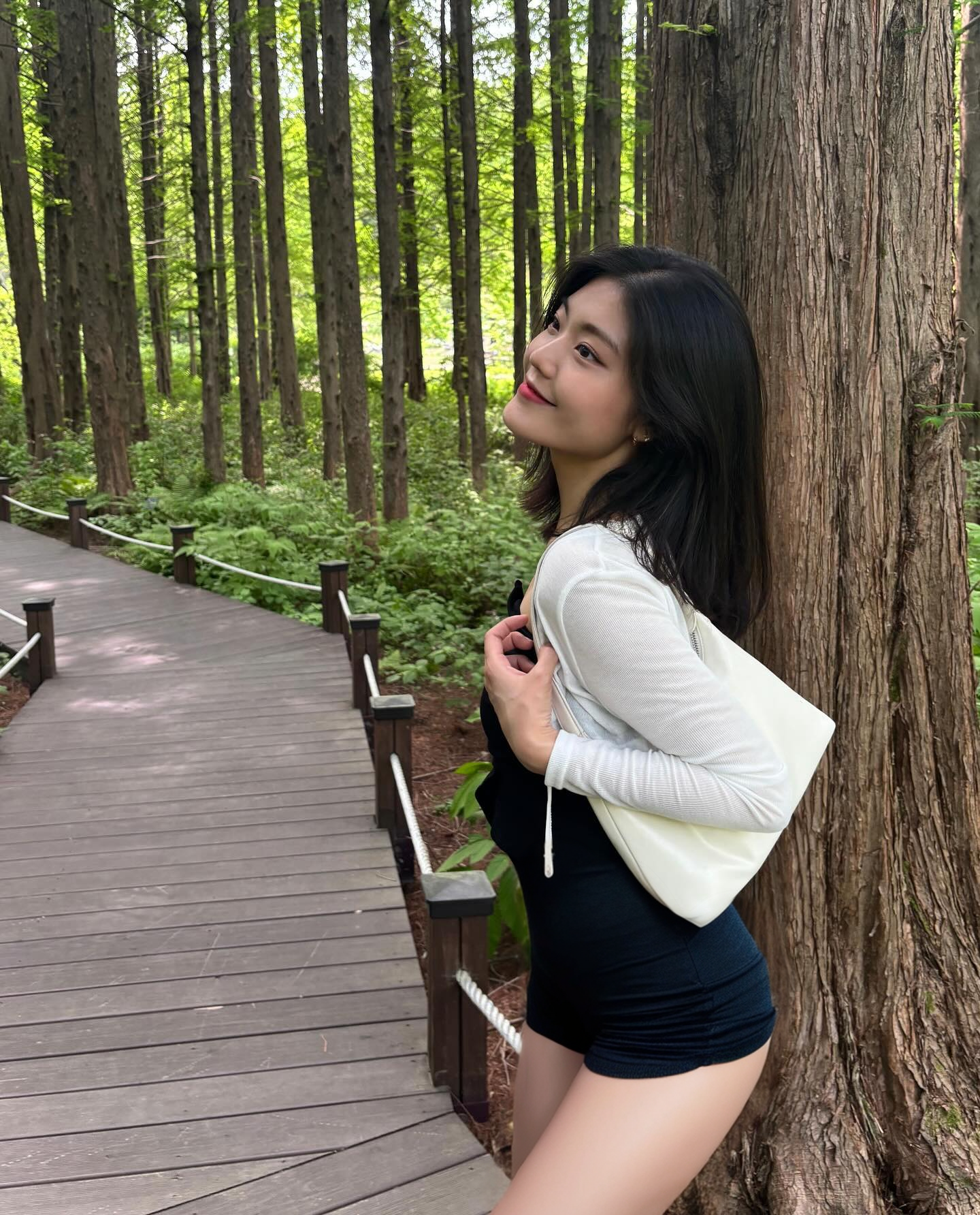 Yoojung Kam - sexy outdoor