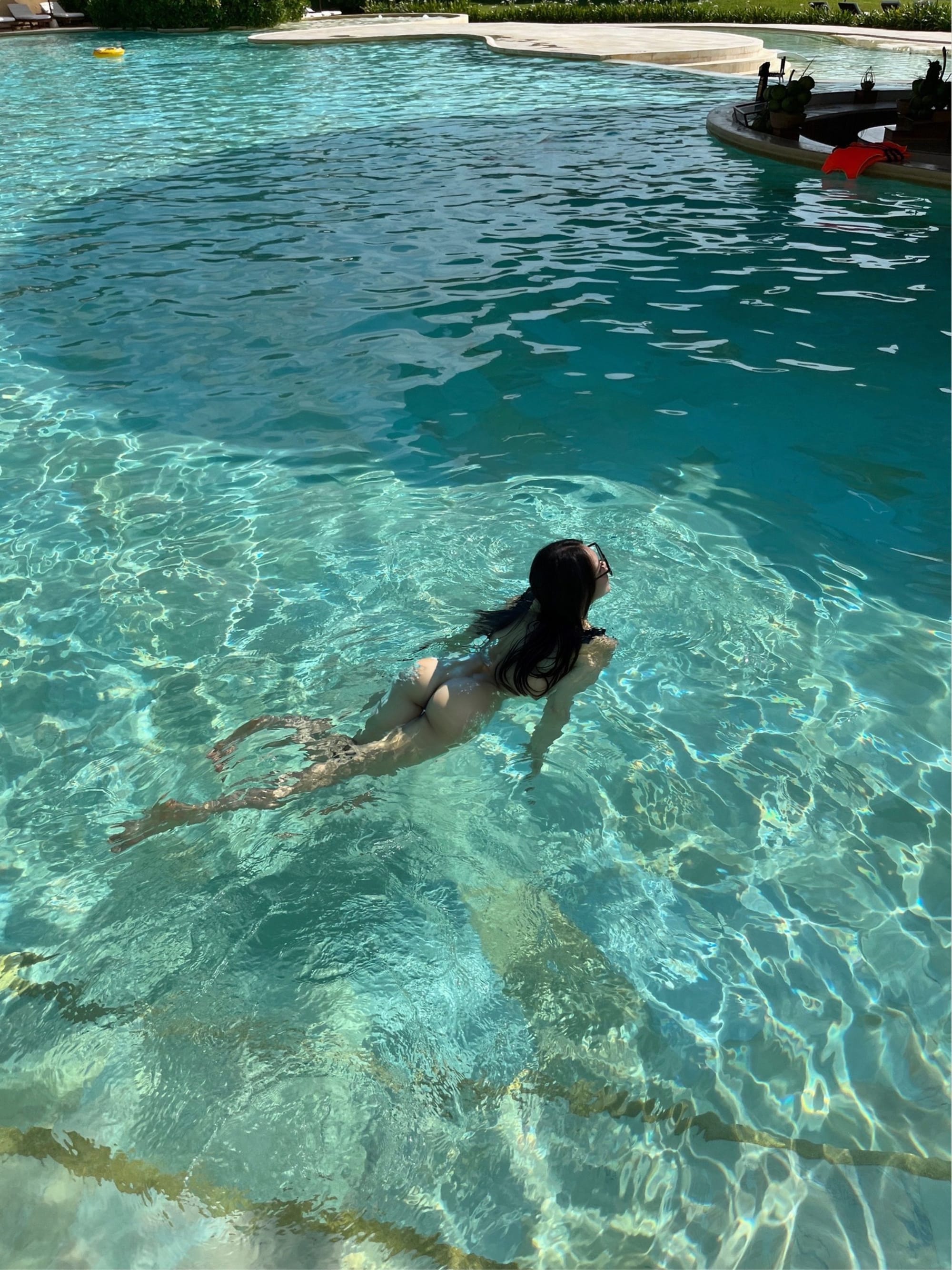 yuri - nude swim
