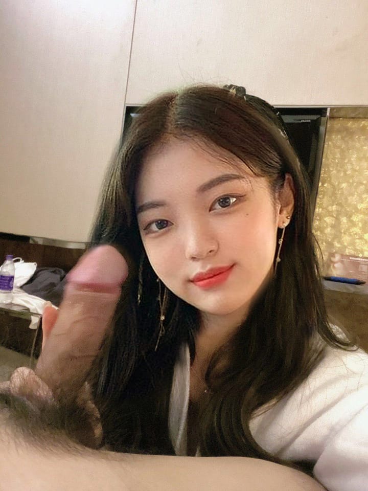 Nahyun - handjob selfie