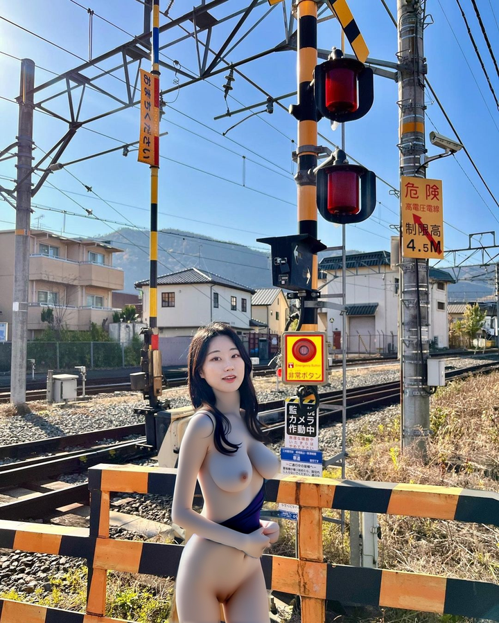Sunkung - nude outdoor